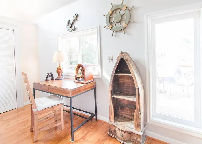 Milwaukie Riverfront Guest House