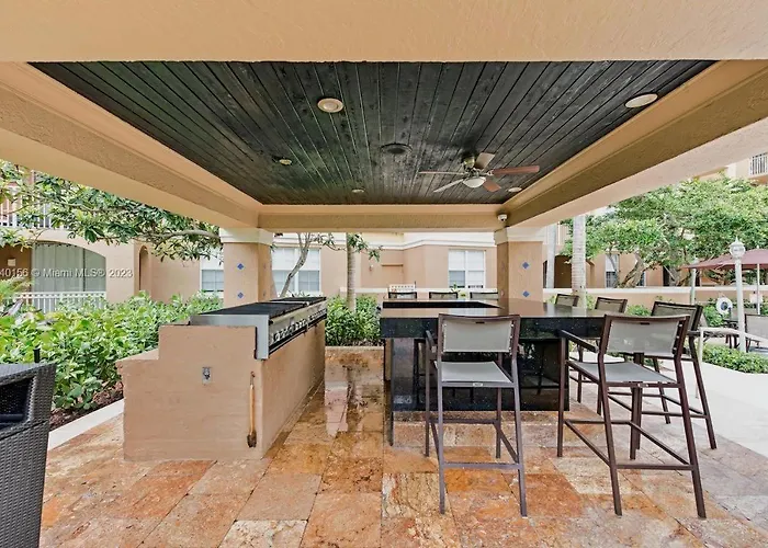 Spacious 3 Bedroom Condo In Aventura