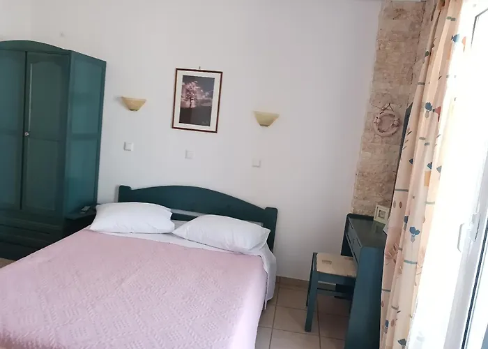 Πικροδάφνες