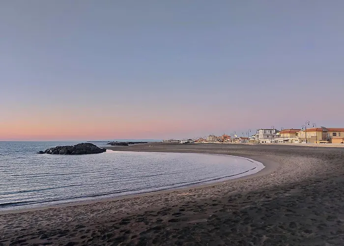 Summer&Winter Home By The Sea