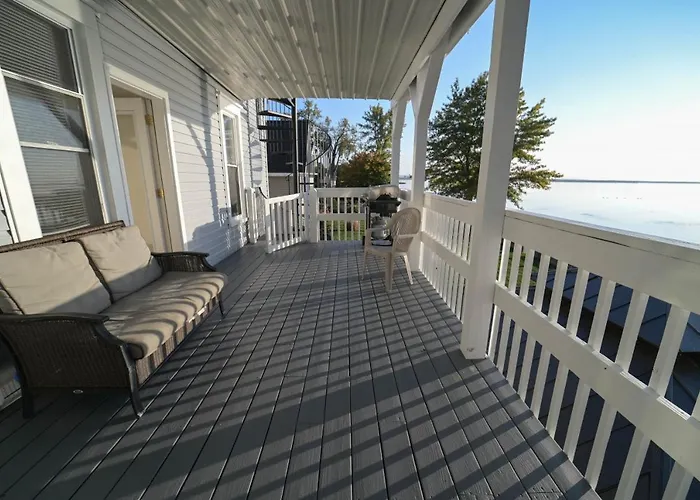 Historic Oneida Lakefront 2Br 1Ba Condo 4