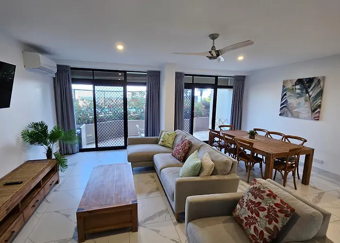 Clubb Coolum Beach Resort Sunshine Coast