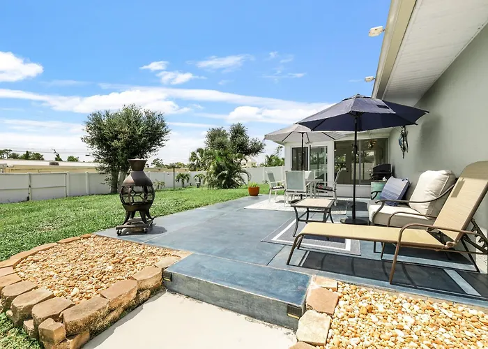 Minutes To Manasota Beach 2 King Beds Fenced Yard Pets Welcome