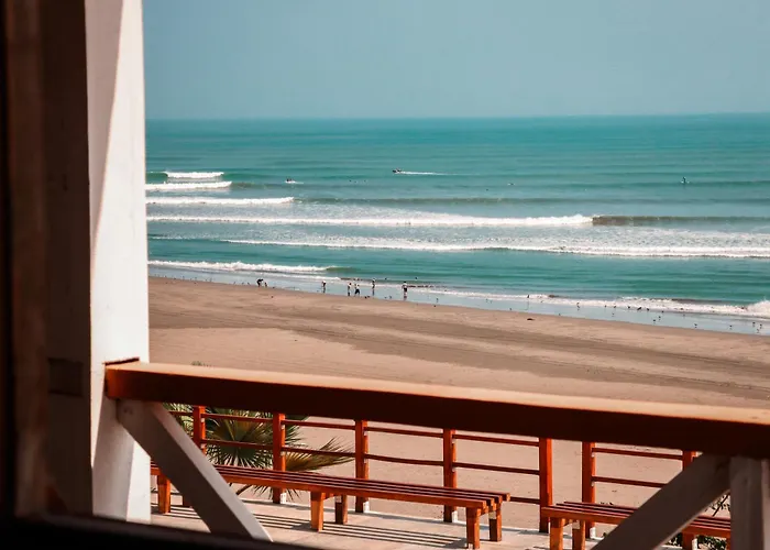 Delfines De Chicama Hotel