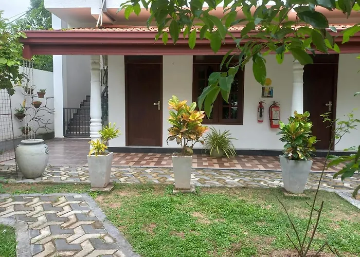 Dinu Lanka Resort