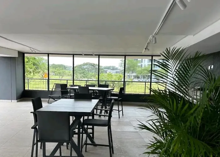 Umhlanga Flat Near Gateway Mall