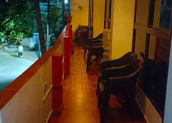 Abhi'S Cafe Avaduthura Kovalam