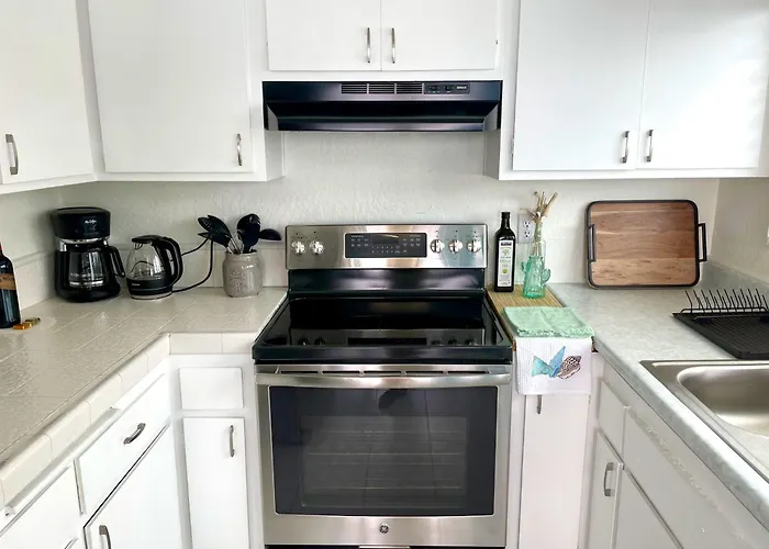 Surfview Vr - Best Ocean And Pier View, 5 Mins To Beach, Cozy Patio, Pet Friendly