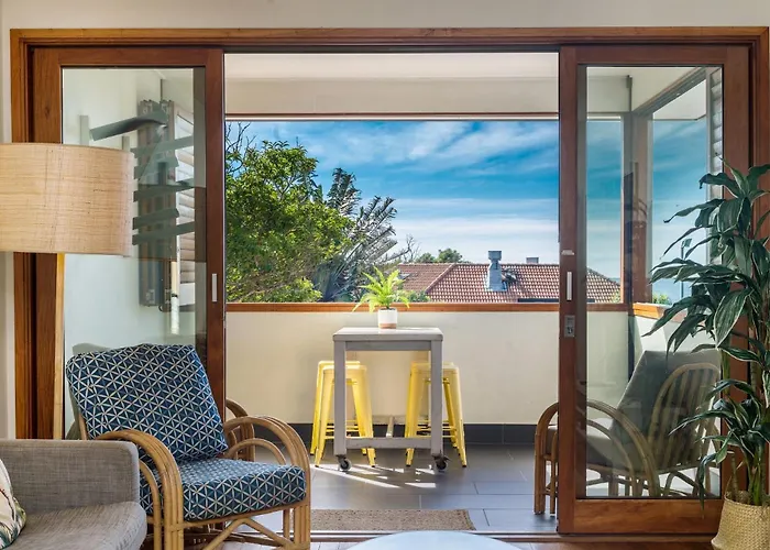 Quiksilver Apartments The Pass - Steps From Beach