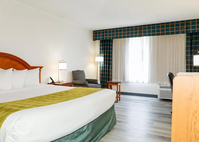 Ramada By Wyndham Cumberland Downtown