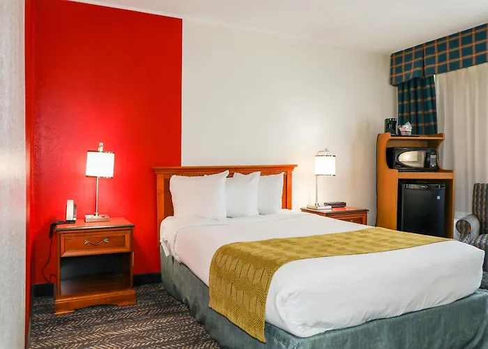 Ramada By Wyndham Cumberland Downtown