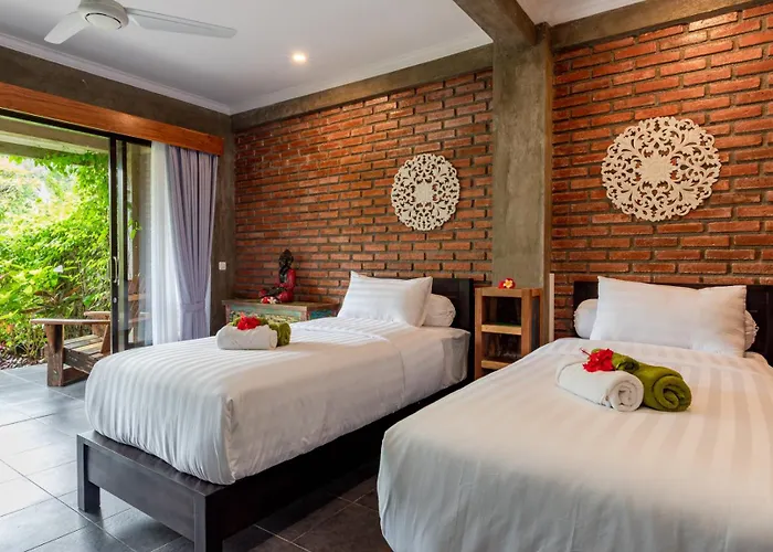 Alamanda Lovina Resort