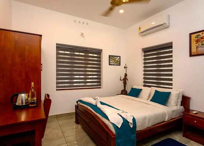 The Vogue - Luxury Private Pool Villa , Athirappilly