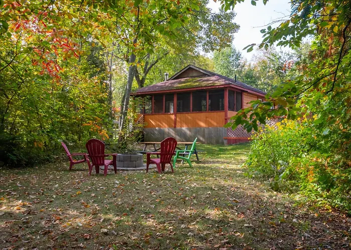 Lakepoint Cottage Resort