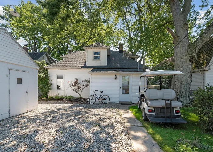 Lakefront Family Home/Golf Cart/Beach