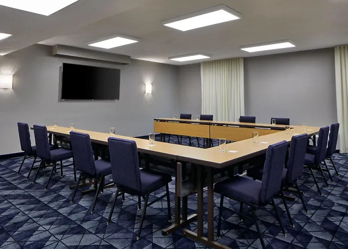 Courtyard By Marriott Memphis Airport