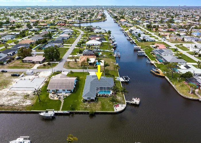 Private Beach And Kayaks ~Sleeps 10- Heated Pool- Villazo Ann - Cape Coral - Roelens Vacations