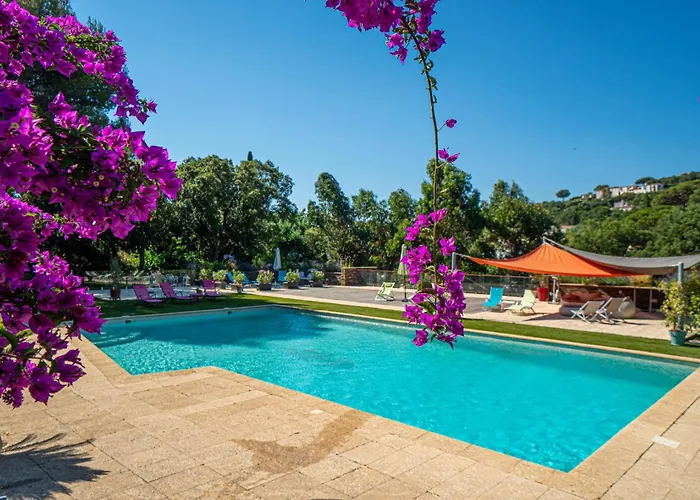 La villa Roméo, piscine et spa