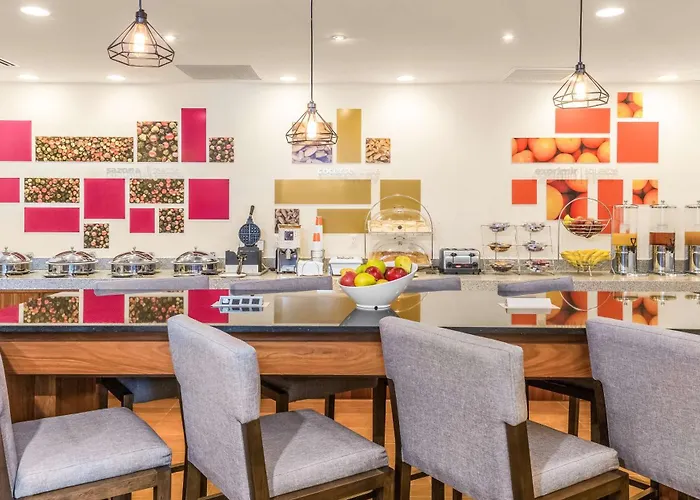 Hampton Inn & Suites By Hilton Los Cabos