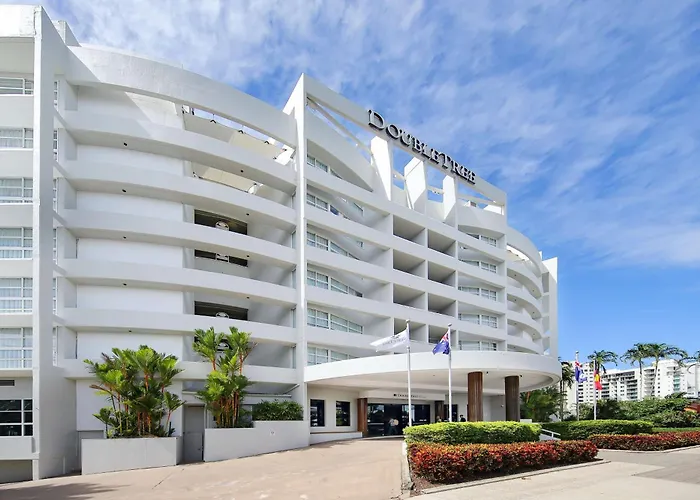 Doubletree By Hilton Cairns