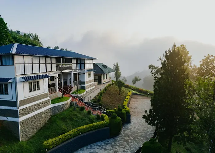 Misty Courtyard Resort