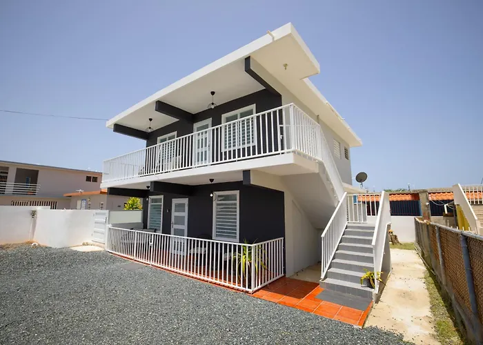 R&V Combate Beach House, 2Nd Floor With Pool