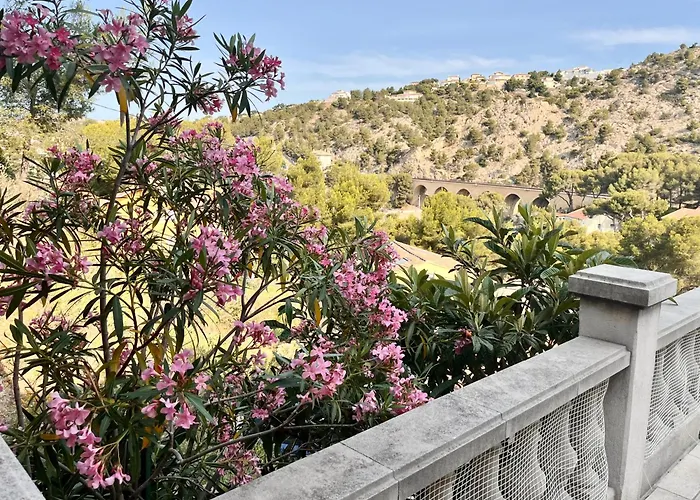 La Casa Calanquaise - Mer à 250m accessible à pied - T2 Spacieux indépendant - Terrasse Ombragée