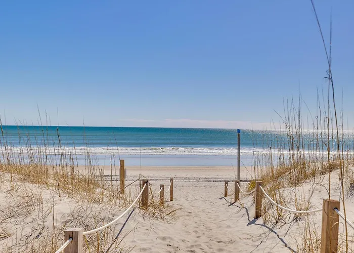 Ocean-View Apt In Emerald Isle - Walk To Beach
