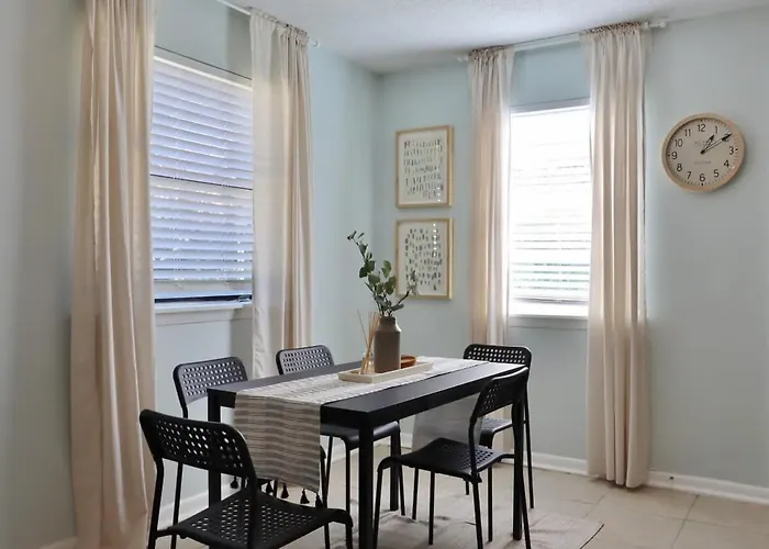 Cozy 1Br Beach Hideaway - One Block To Beach