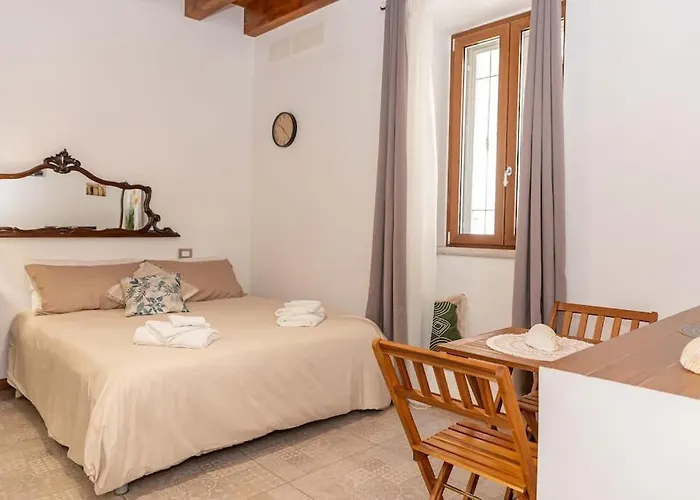 Centro Storico Redmood House a 5 min dal mare, Wi-Fi, A/C e Netflix