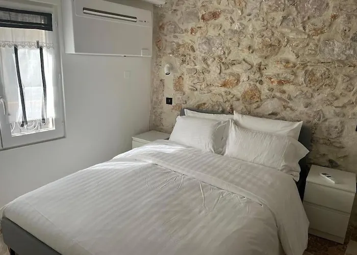 Strelizia - New Central Old Antibes For 4 Ac