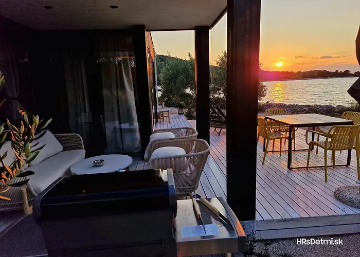Jazine beach villas
