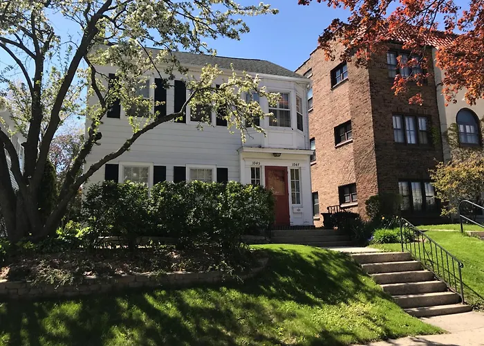 Beautiful Luxury Suite A & B Of Shorewood Home