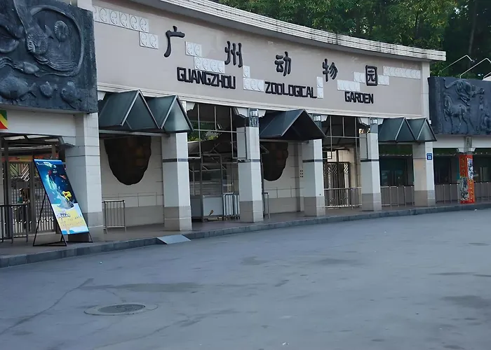 Xinghe Yuezhi S-Guangzhou Yuexiu District Railway Station White Horse Clothing City Flagship Store