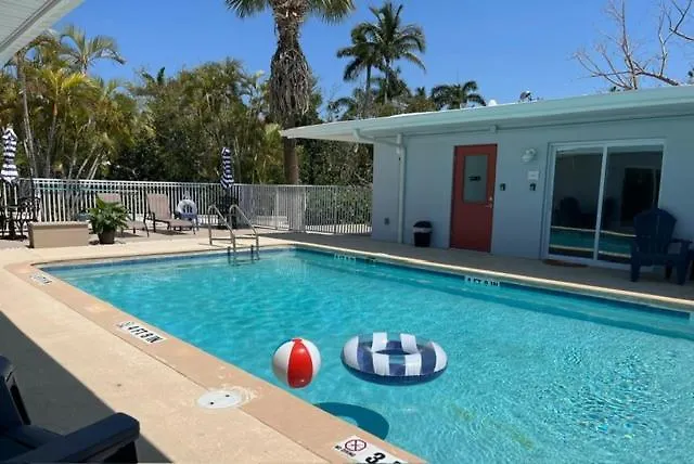 Sunshine Island Inn - Adults Only