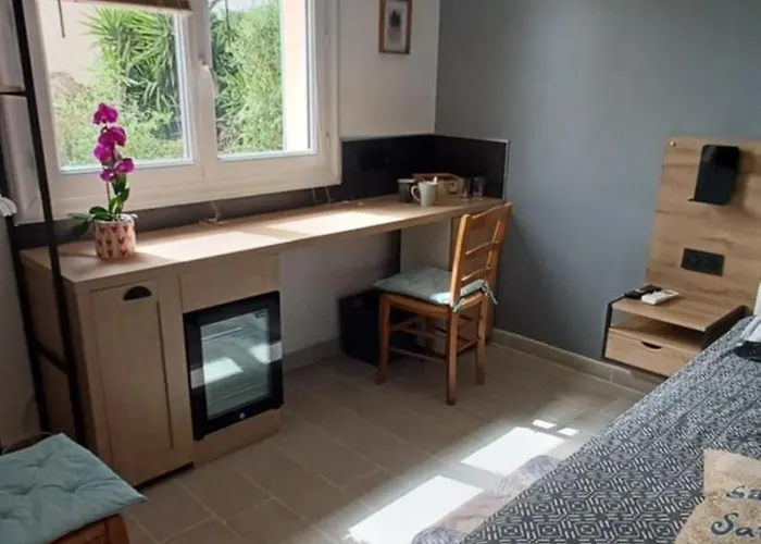 Chambre climatisée indépendante 300m mer
