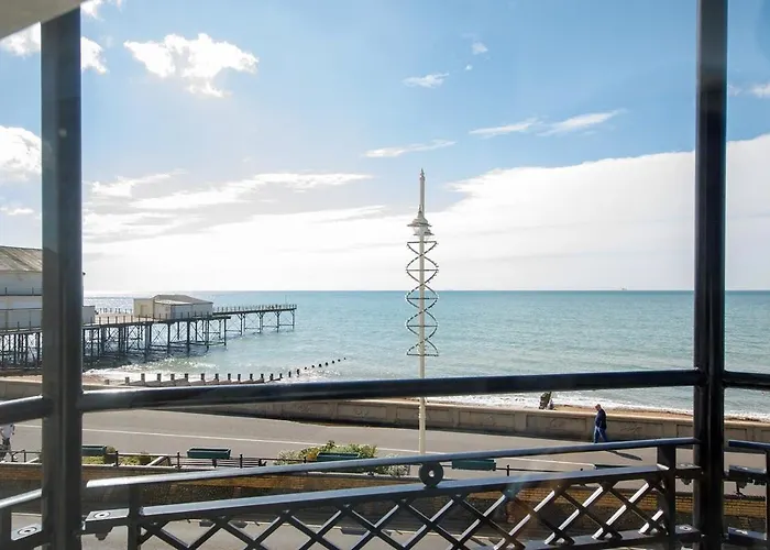 Panoramic Sea Views In Beachfront Apt W Balcony