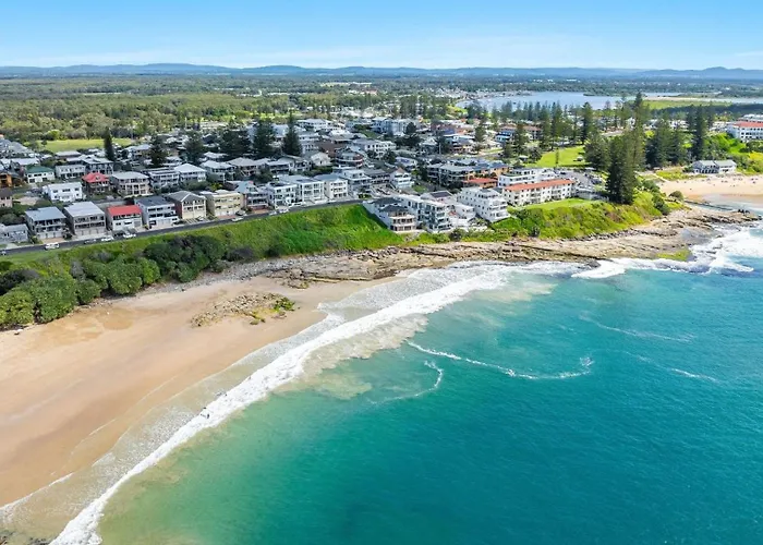 Como - Views Over Convent Beach - Holiday Yamba
