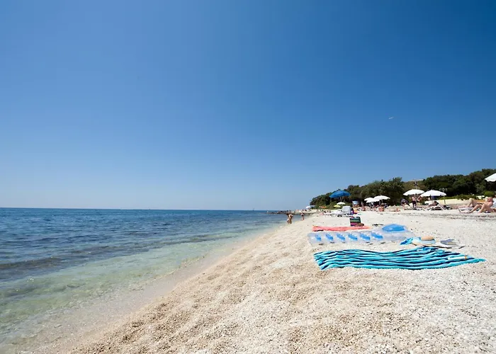 Maistra Select Amarin Resort