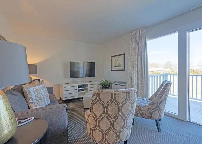 East Hampton House Resort