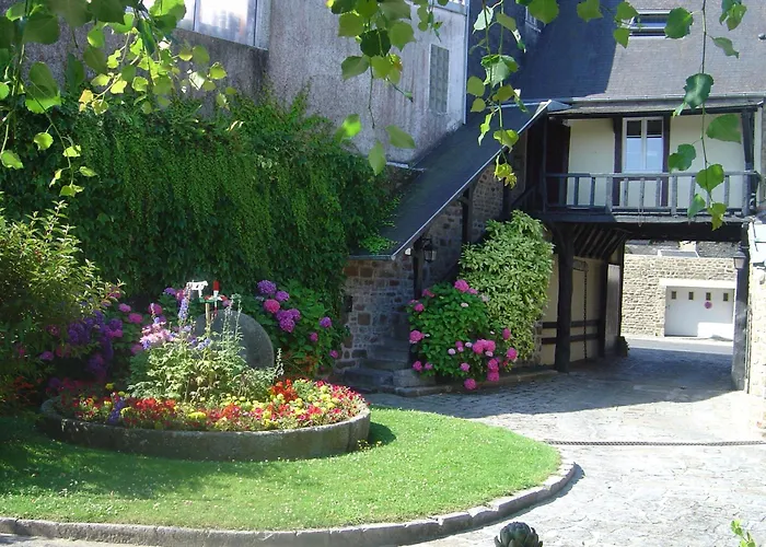 Logis Hotel Restaurant De La Croix D'Or-Avranches
