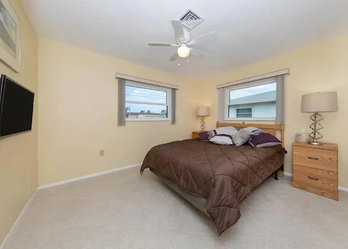 New Gem! Charming Vacation Home - Casa Y&V