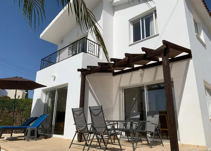 Coral Bay Sunbeam Villa - No Car Needed!