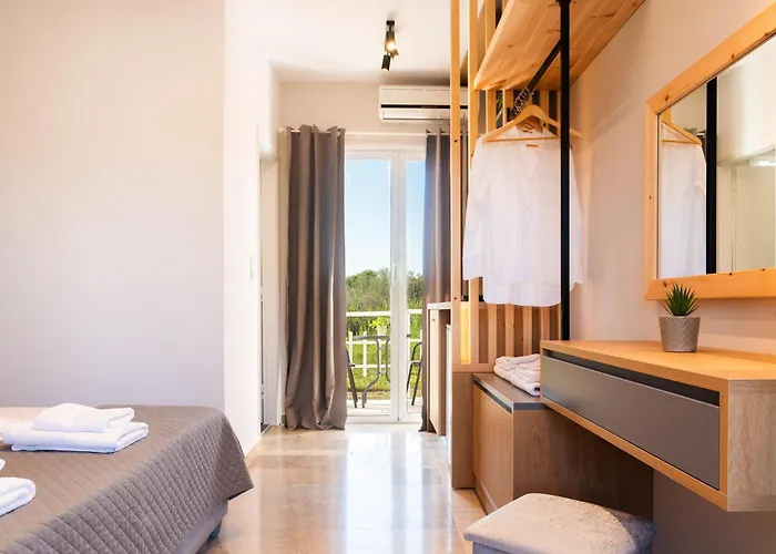 Melador Beachfront Studios & Apartments
