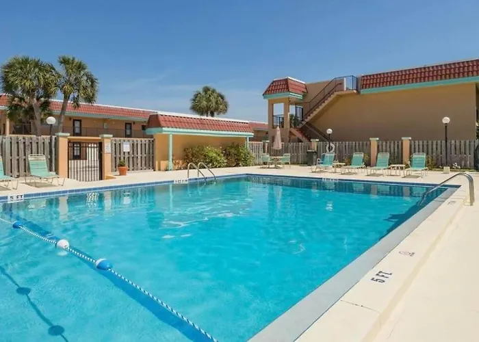 Pelican Inlet-Cozy Beach Condo!