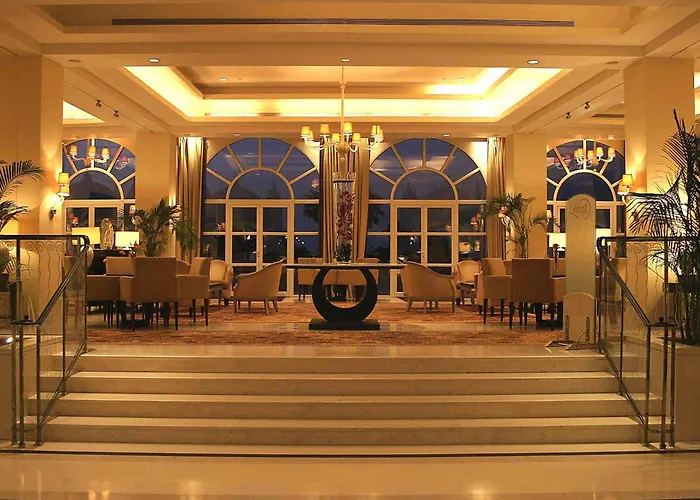 L' Amphitrite Palace Beach Resort & Spa