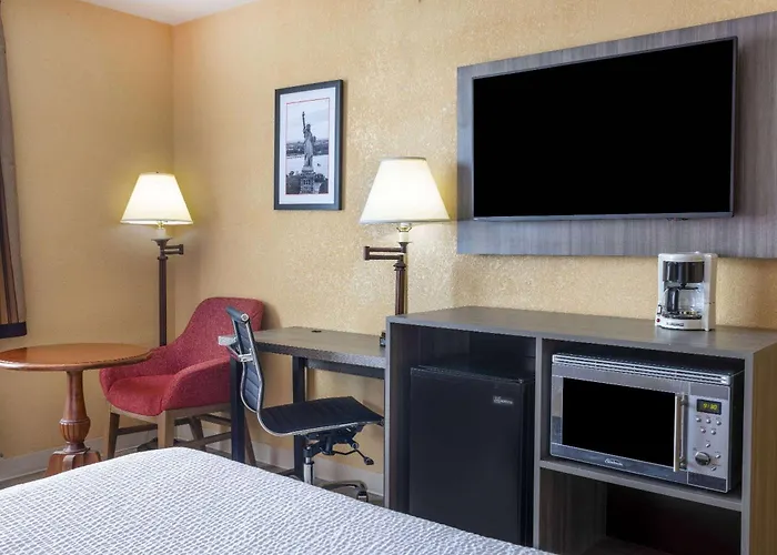 Ramada By Wyndham Rome - Verona