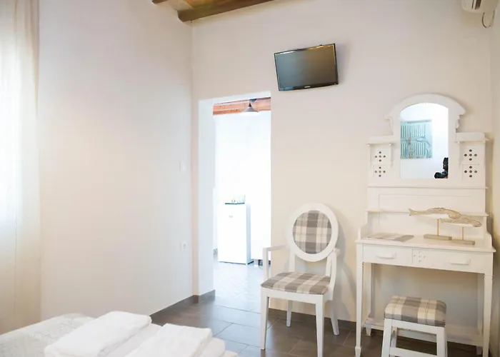 Aerides Boutique Rooms