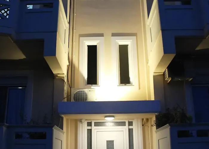 The Green Apartment, 1 Min Walk From Kalamaki Beach
