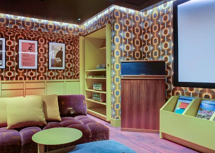 Moxy Banff